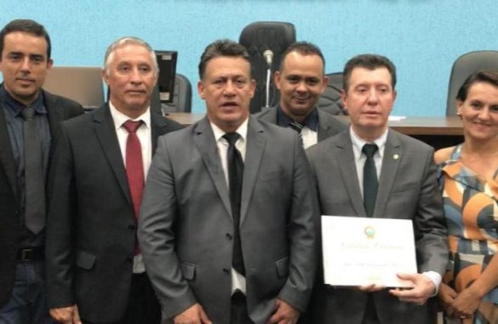 CÂMARA REALIZA DUAS SESSÕES EM UM DIA, UMA DELAS DE ENTREGA TÍTULO DE CIDADÃO CATALANO